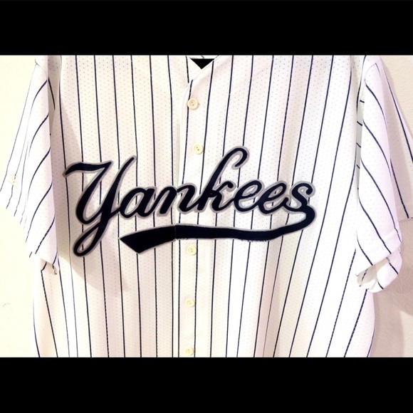 Authentic Majestic Merch Yankees Shirt - Picture 2 of 8